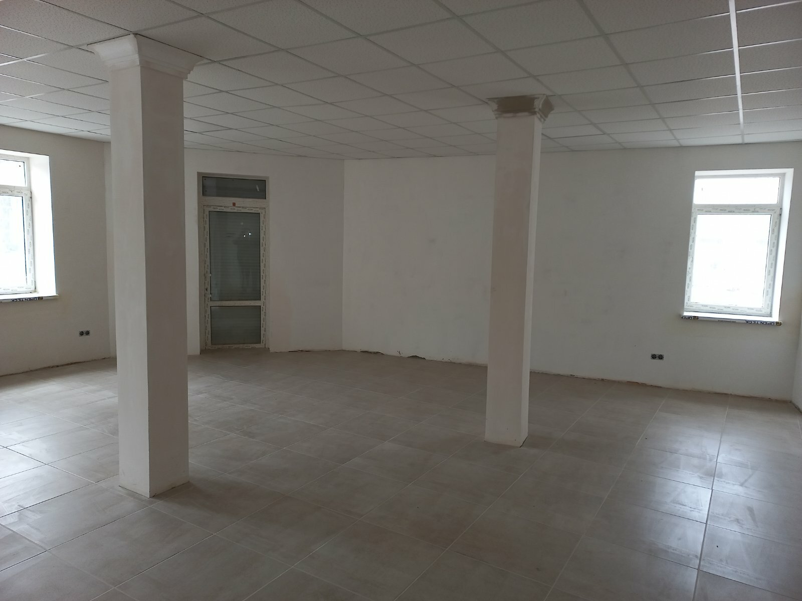 Аренда помещения свободного назначения 800 м², Александра Кутузакия ул.