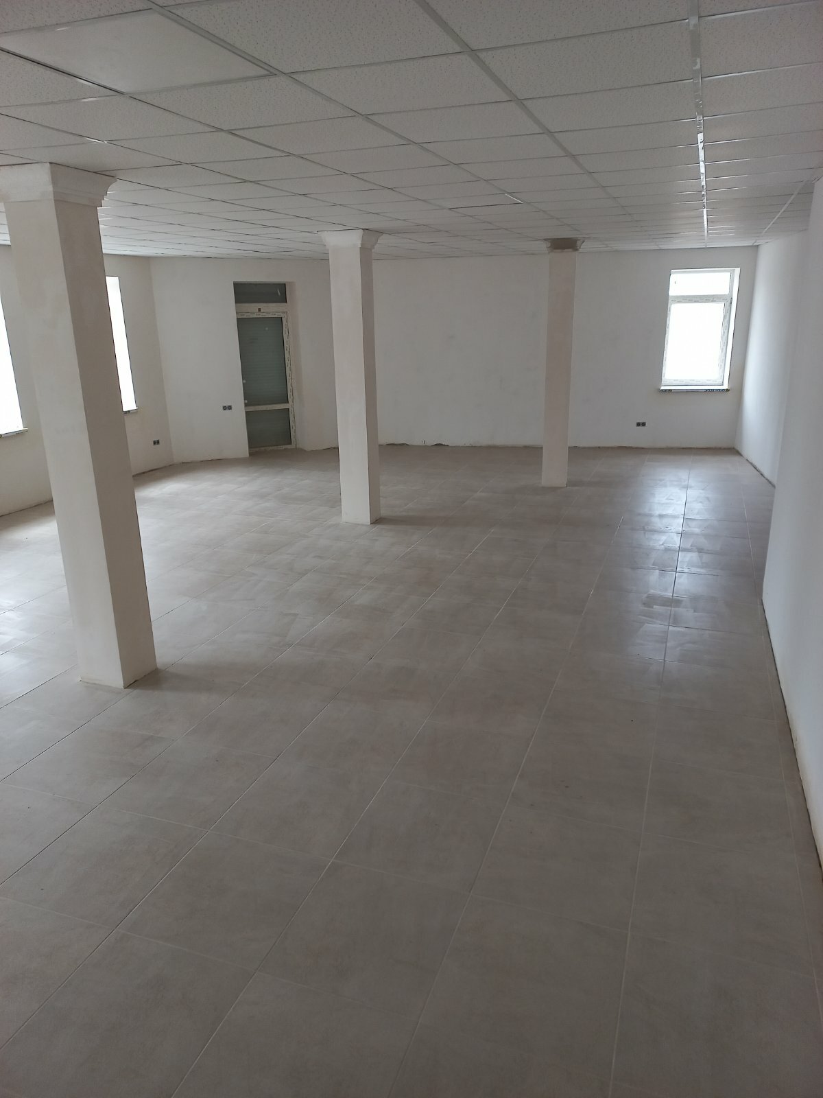 Аренда помещения свободного назначения 800 м², Александра Кутузакия ул.