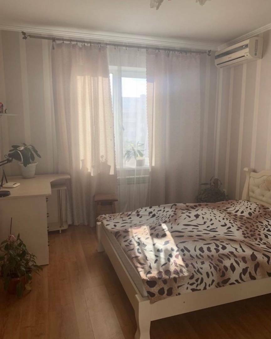 Продажа 3-комнатной квартиры 78 м², Академика Сахарова ул.