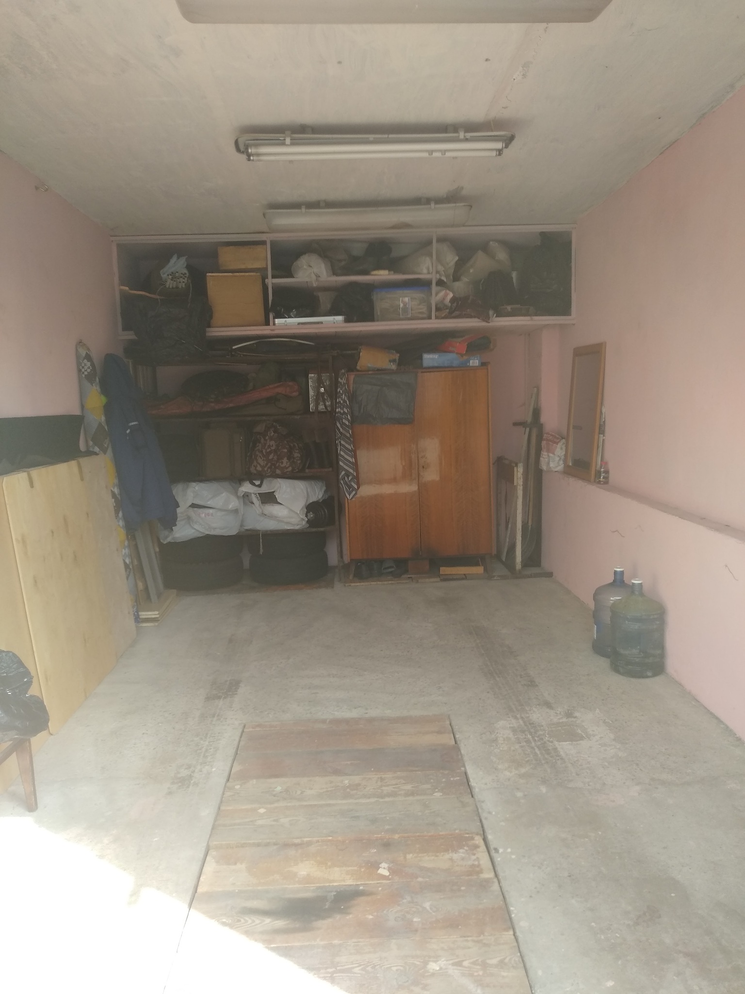 Оренда гаражів 23 м², Павла Усенко вул., 7/9