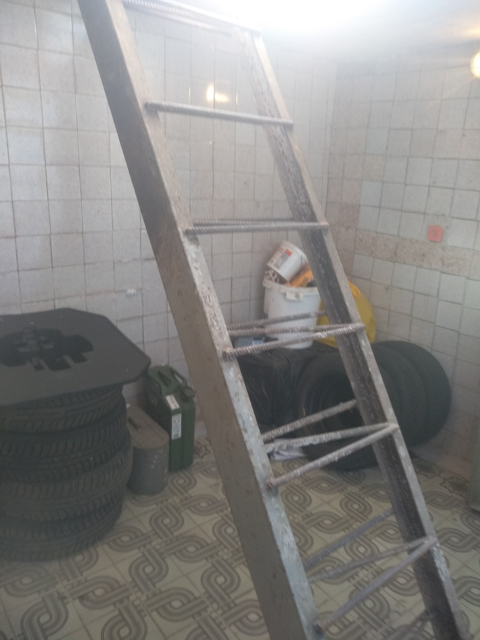 Оренда гаражів 23 м², Павла Усенко вул., 7/9