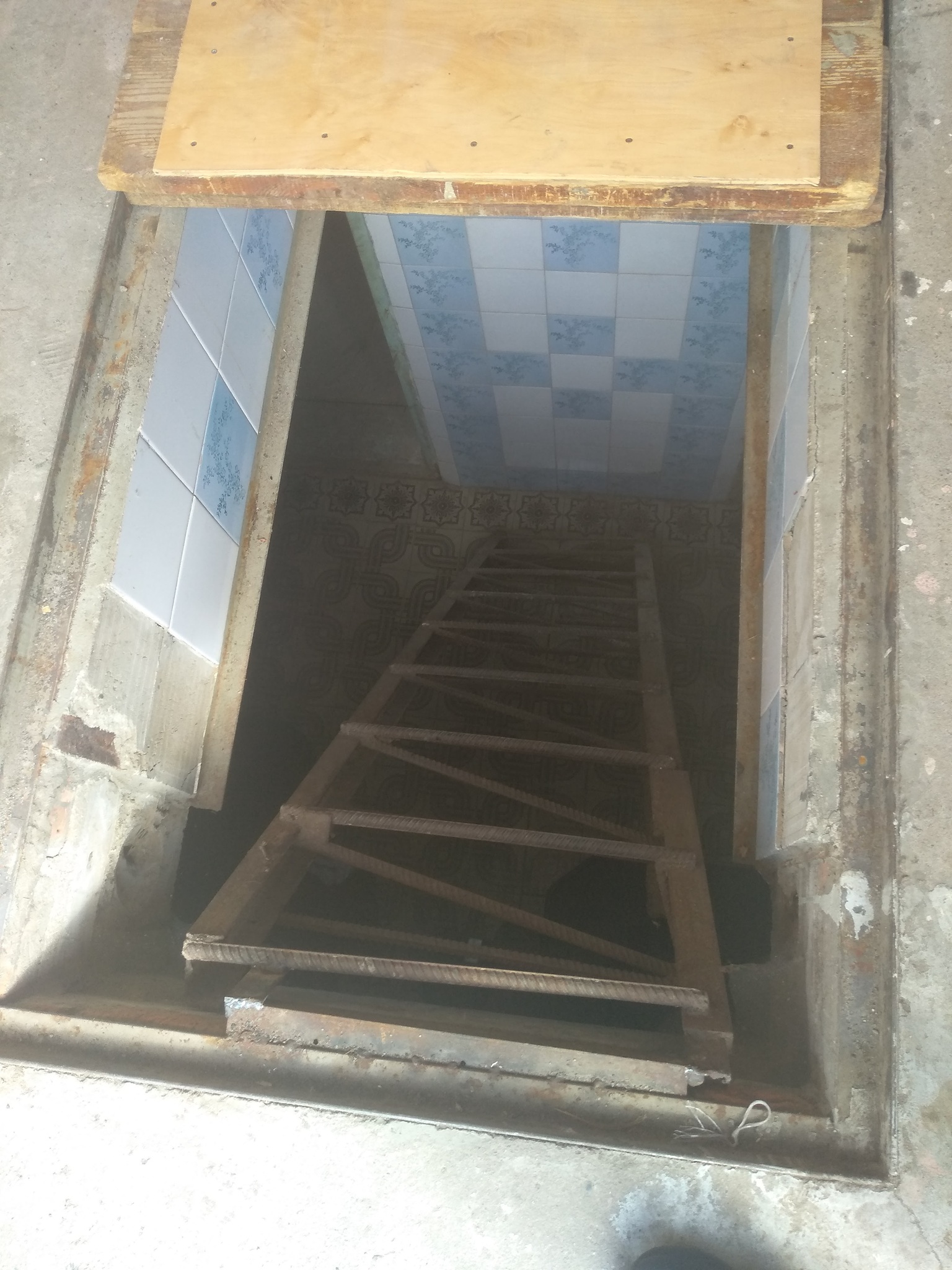 Оренда гаражів 23 м², Павла Усенко вул., 7/9