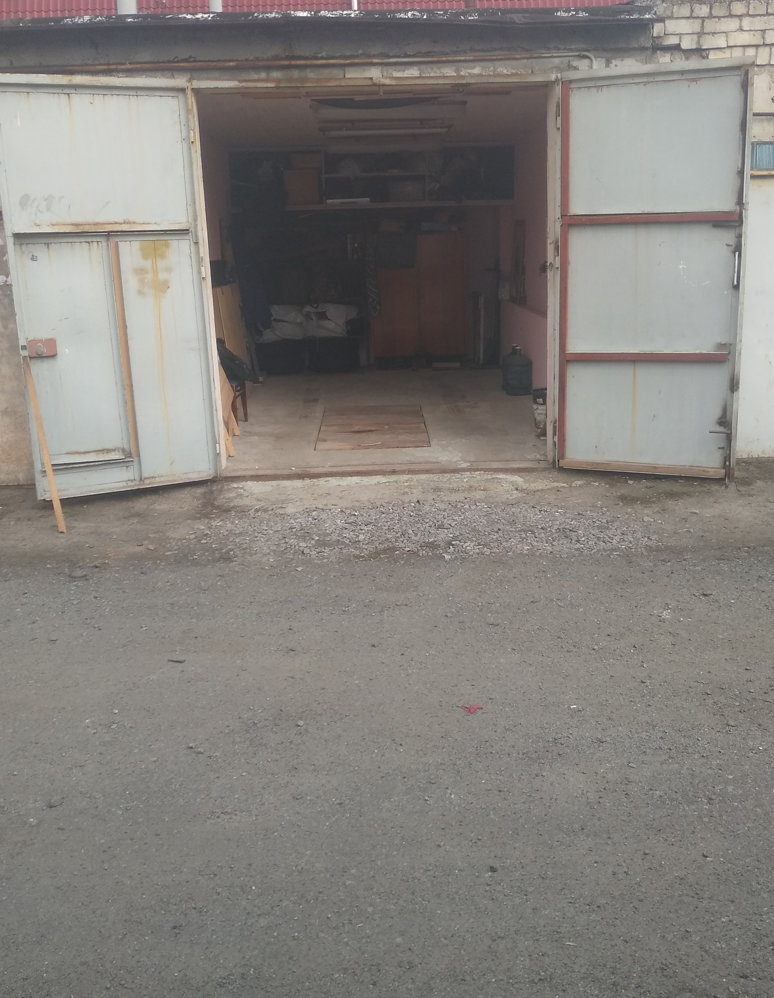 Оренда гаражів 23 м², Павла Усенко вул., 7/9