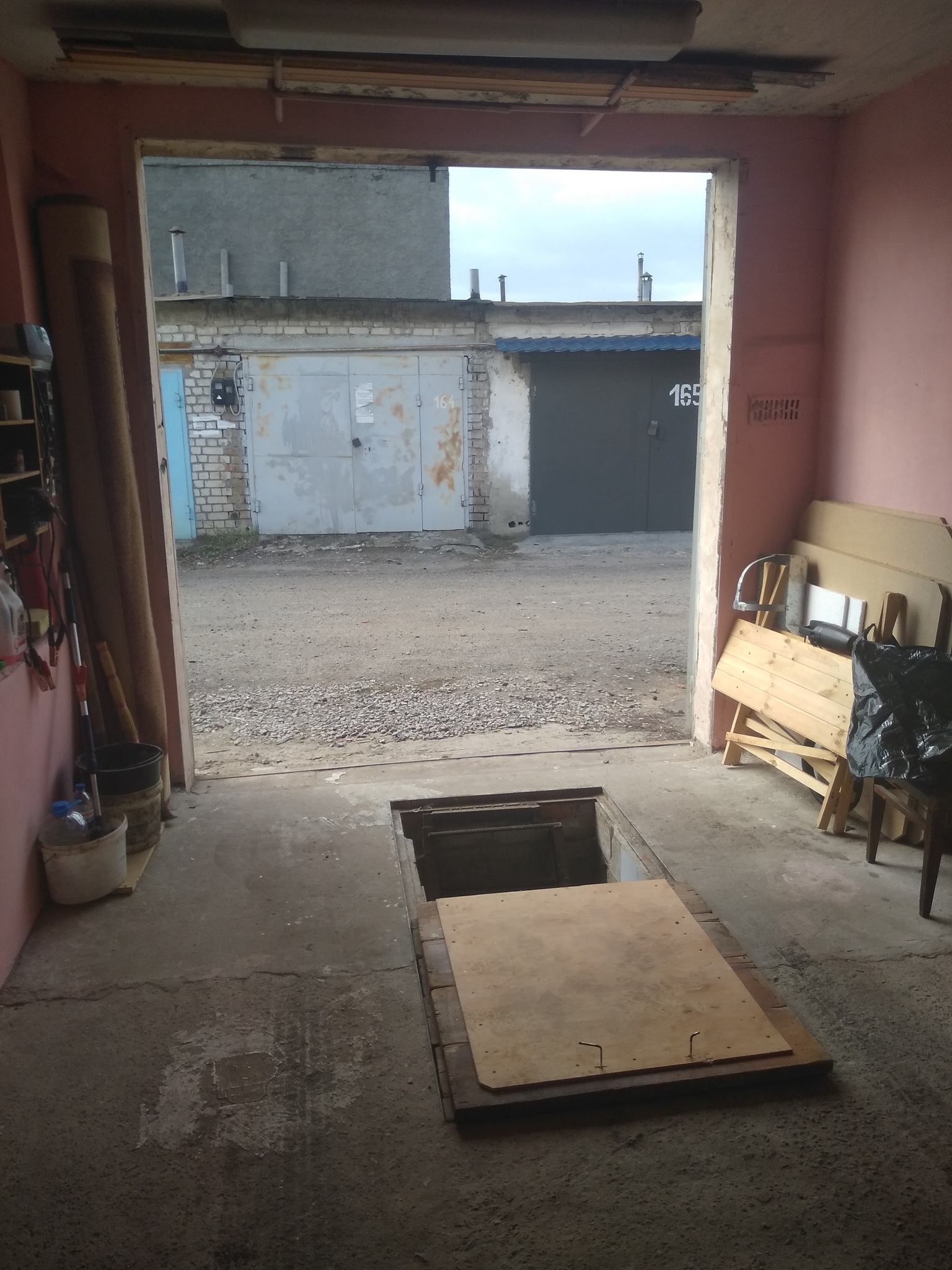 Оренда гаражів 23 м², Павла Усенко вул., 7/9