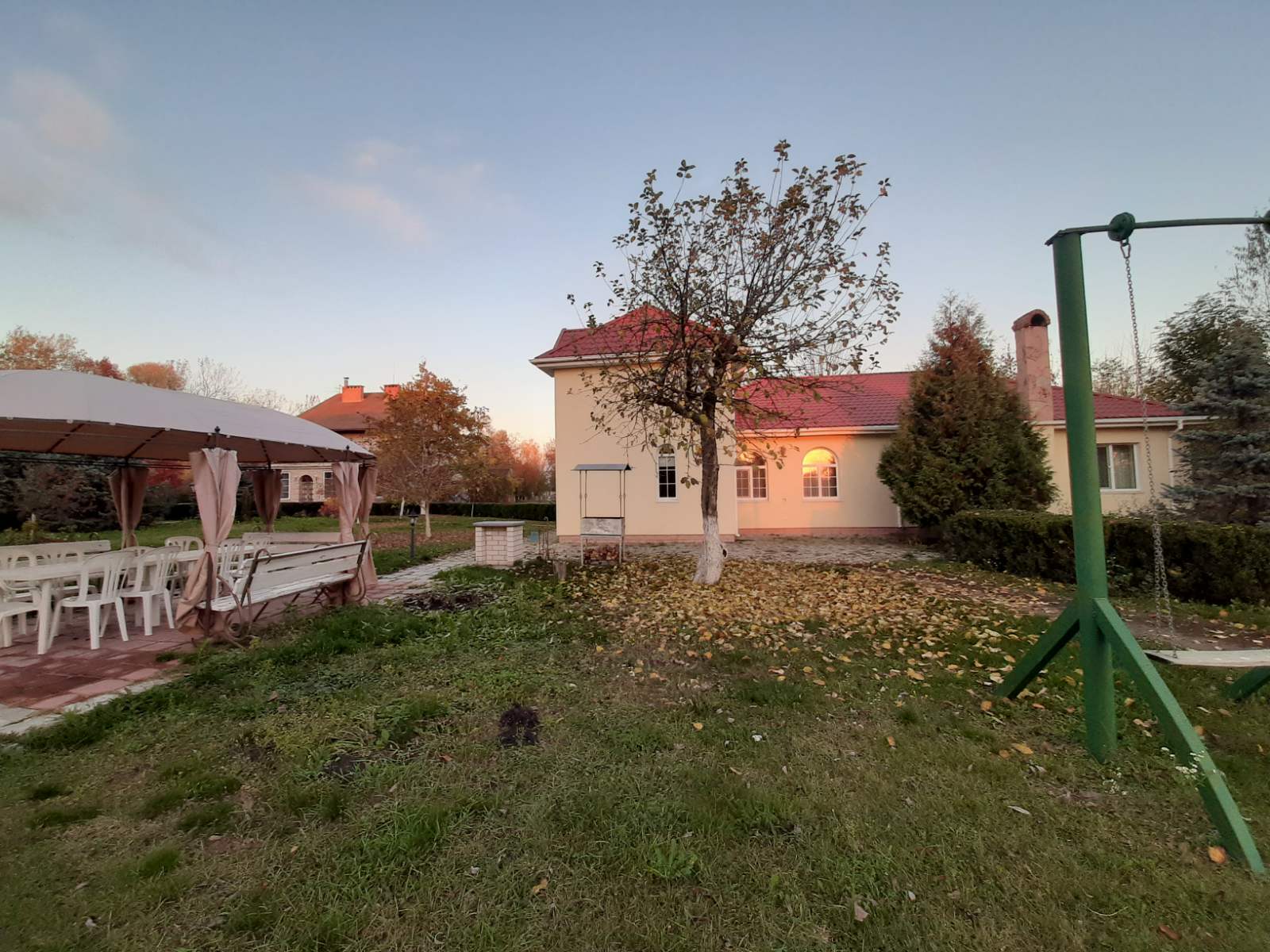 Оренда будинку 250 м²