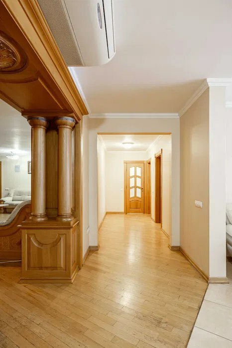 Продажа 4-комнатной квартиры 360 м², Угорницкая ул.
