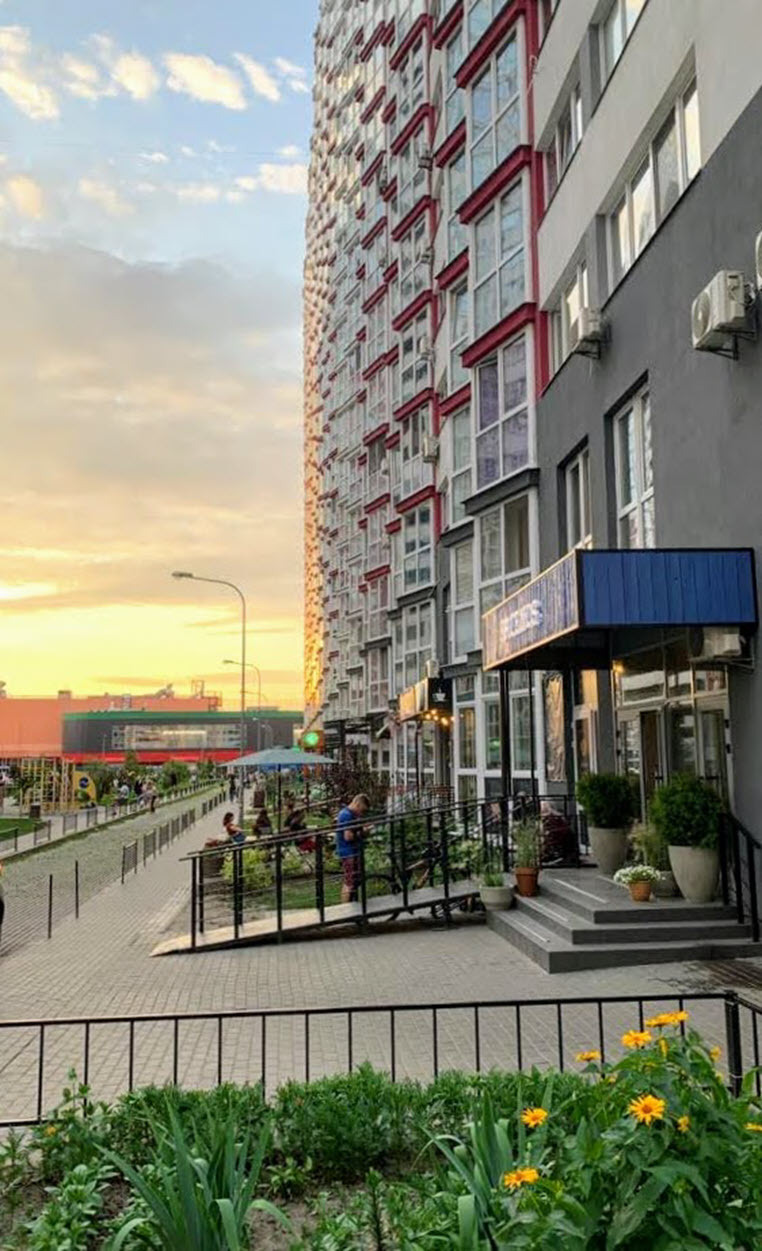 Аренда 2-комнатной квартиры 73 м², Драгоманова ул., 2Б