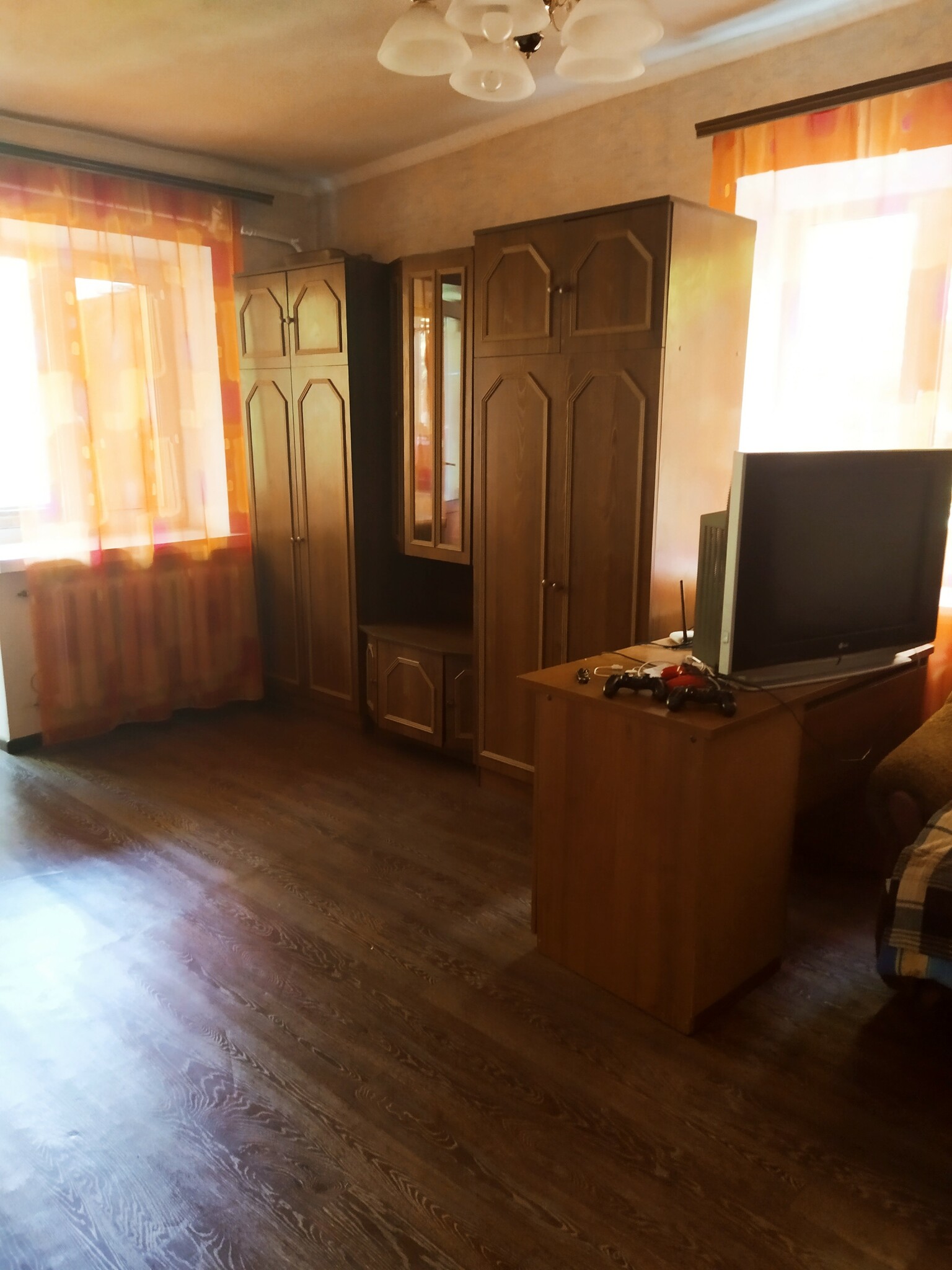 Продаж 1-кімнатної квартири 32.2 м², Первомайская вул., 8