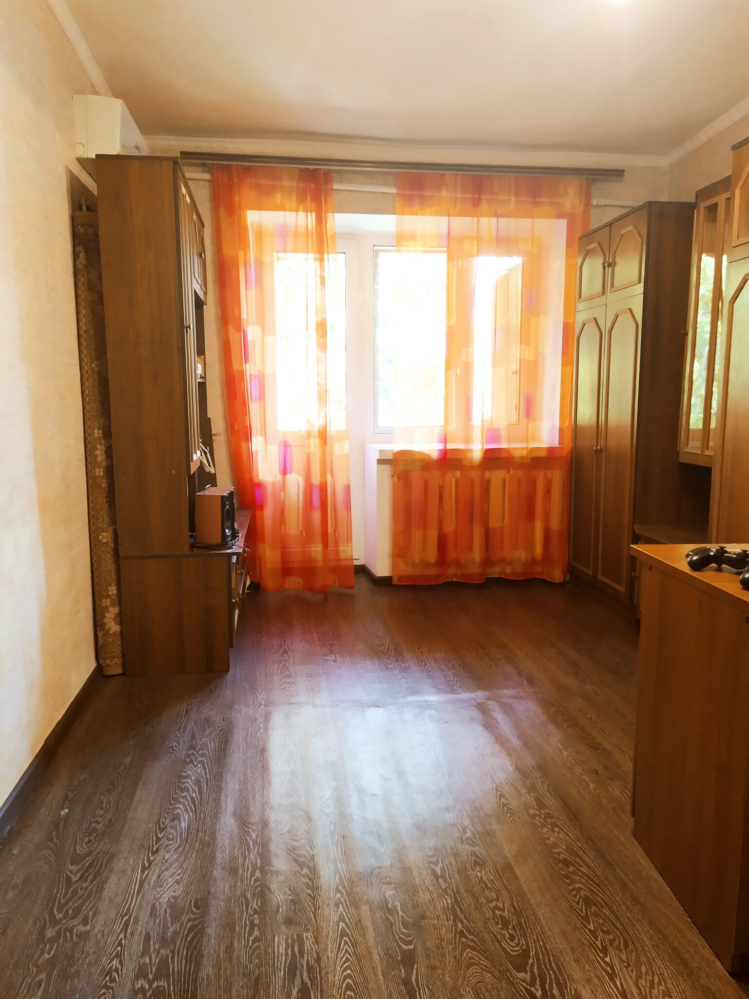 Продаж 1-кімнатної квартири 32.2 м², Первомайская вул., 8