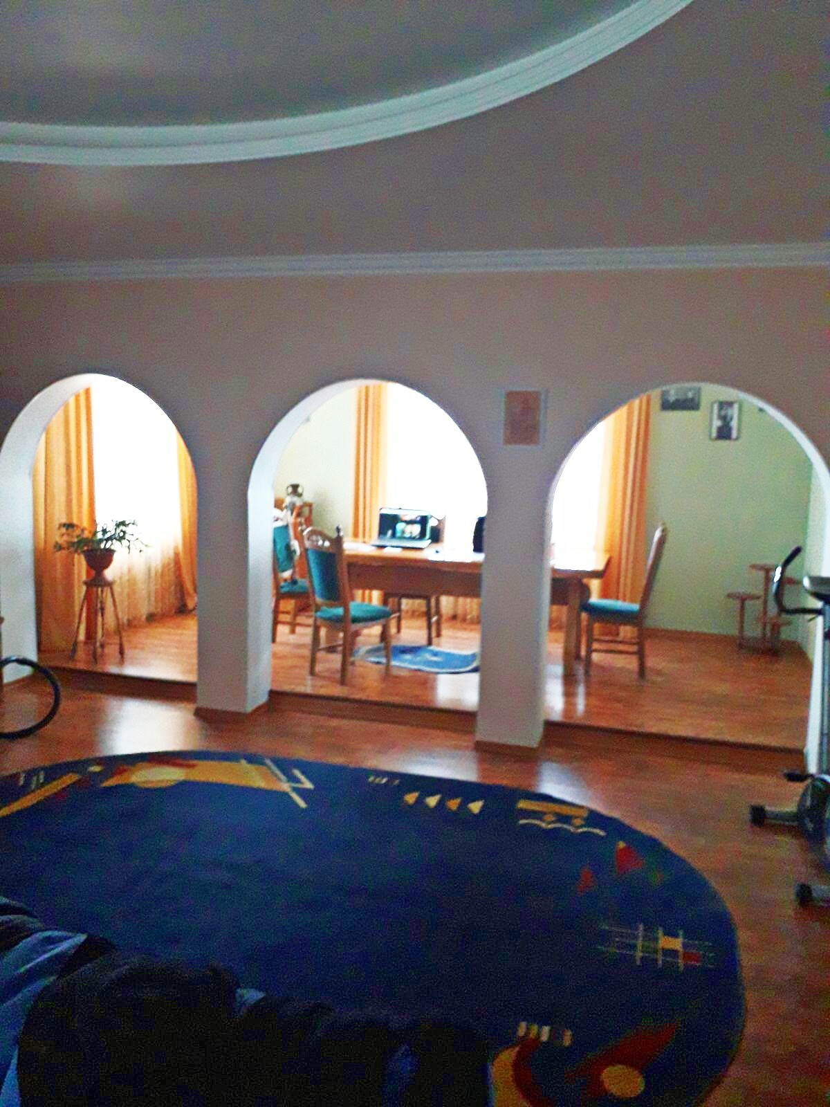 Продаж будинку 342 м²
