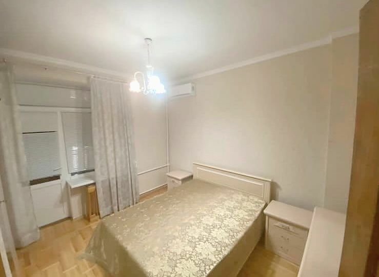 Оренда 2-кімнатної квартири 65 м², Центральна вул.