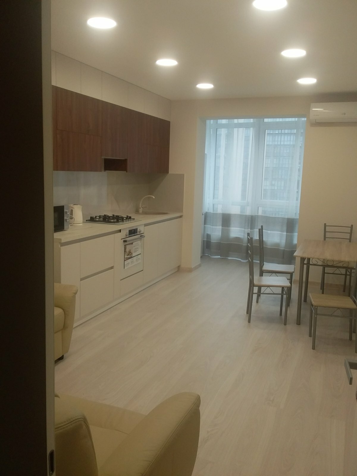 Оренда 1-кімнатної квартири 58 м², Набережна Перемоги вул.