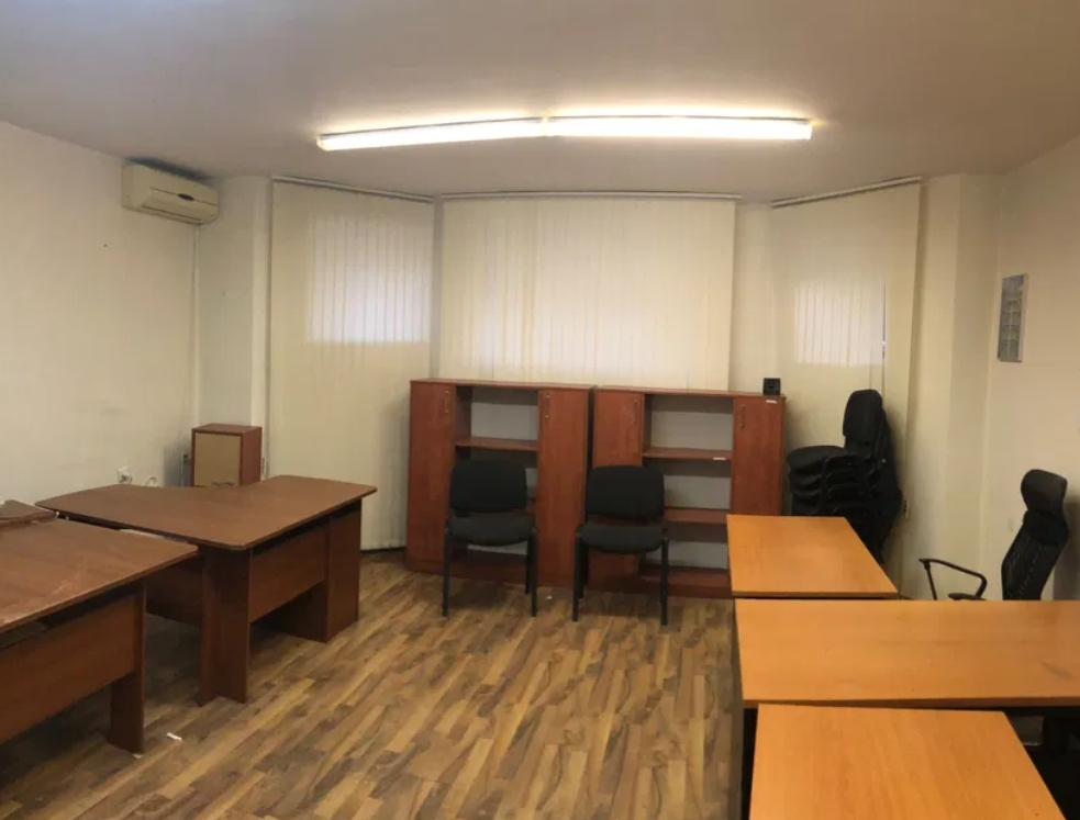 Оренда приміщення вільного призначення 420 м², Довженко вул.