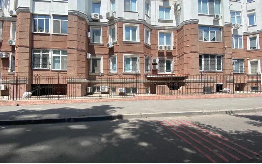 Оренда приміщення вільного призначення 420 м², Довженко вул.