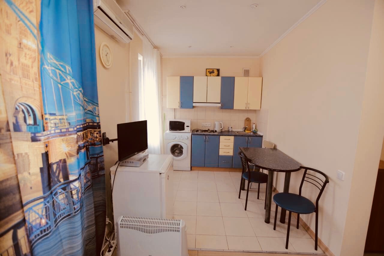 1-комнатная квартира посуточно 35 м², Леси Украинки бул., 30