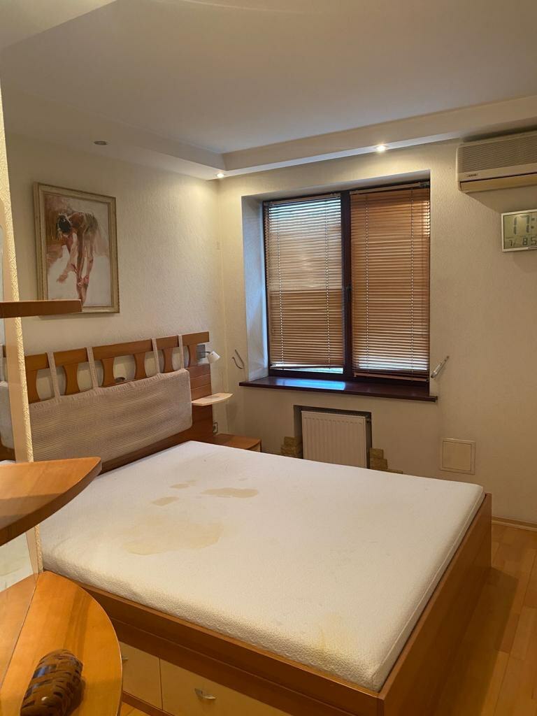 Оренда 3-кімнатної квартири 80 м², Ливарна вул.