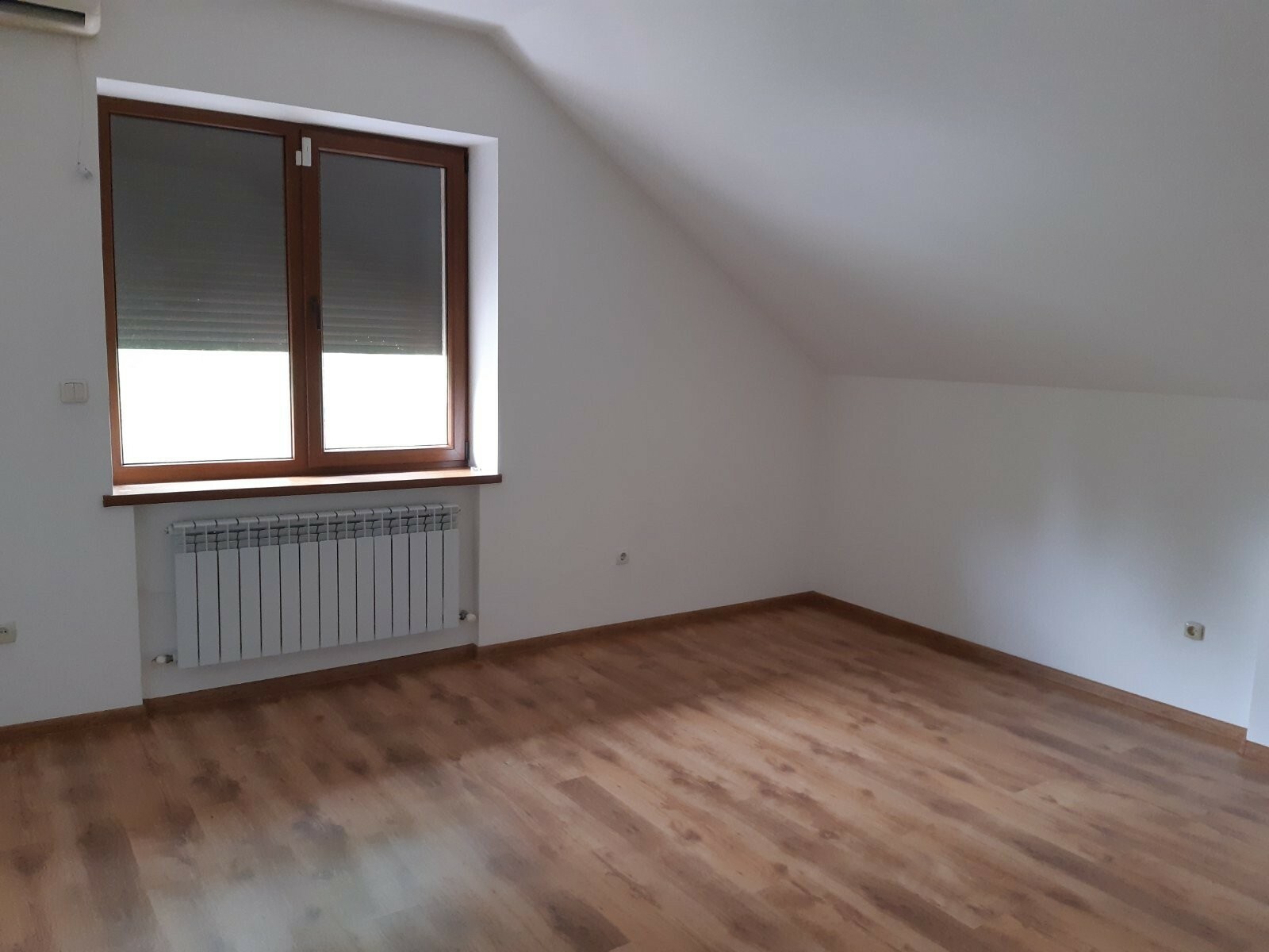 Оренда будинку 300 м², Надії Олексеєнко вул.