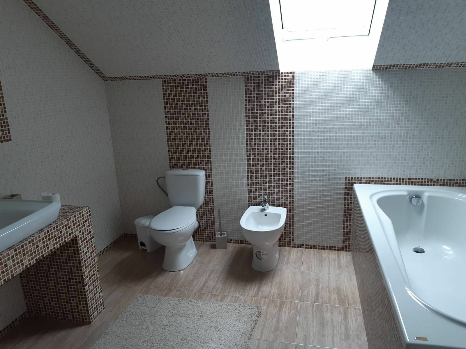 Оренда будинку 300 м², Надії Олексеєнко вул.