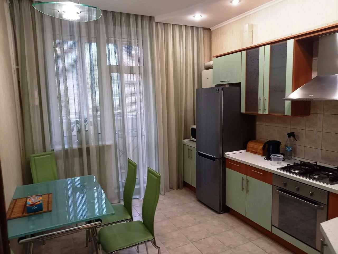 Оренда 1-кімнатної квартири 54 м², Виконкомівська вул.