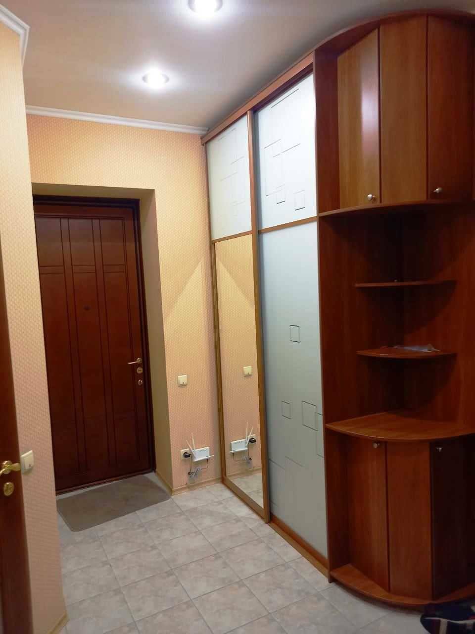 Оренда 1-кімнатної квартири 54 м², Виконкомівська вул.