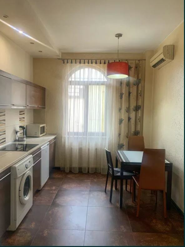 Продаж 2-кімнатної квартири 69 м², Греческая вул., 5