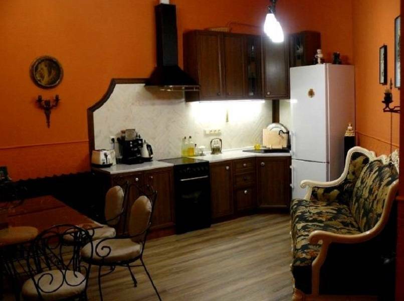 Продажа 2-комнатной квартиры 100 м², Спиридоновская ул.