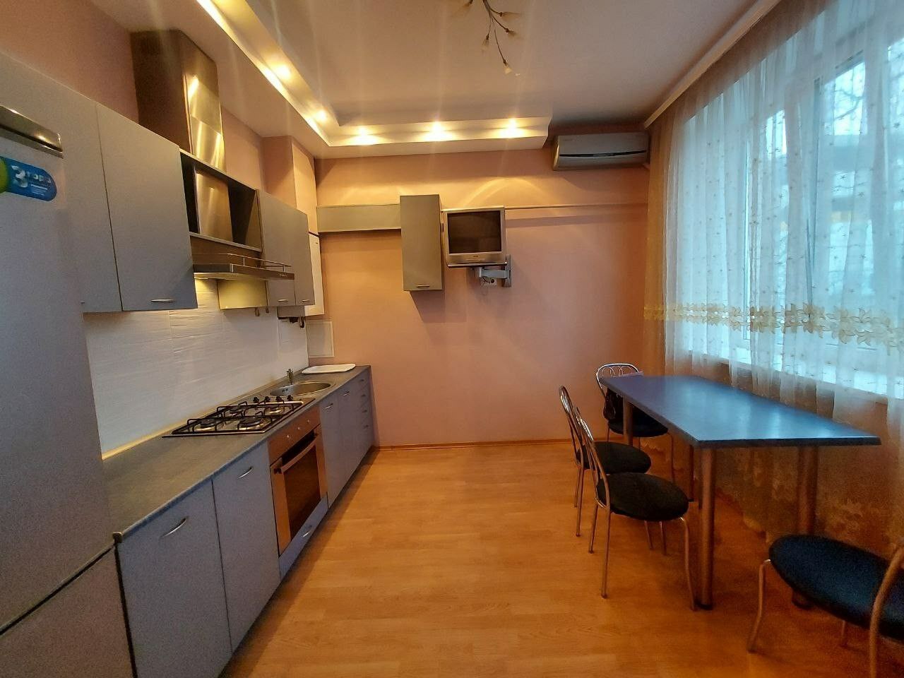 Аренда 1-комнатной квартиры 40 м², Олеся Гончара ул.