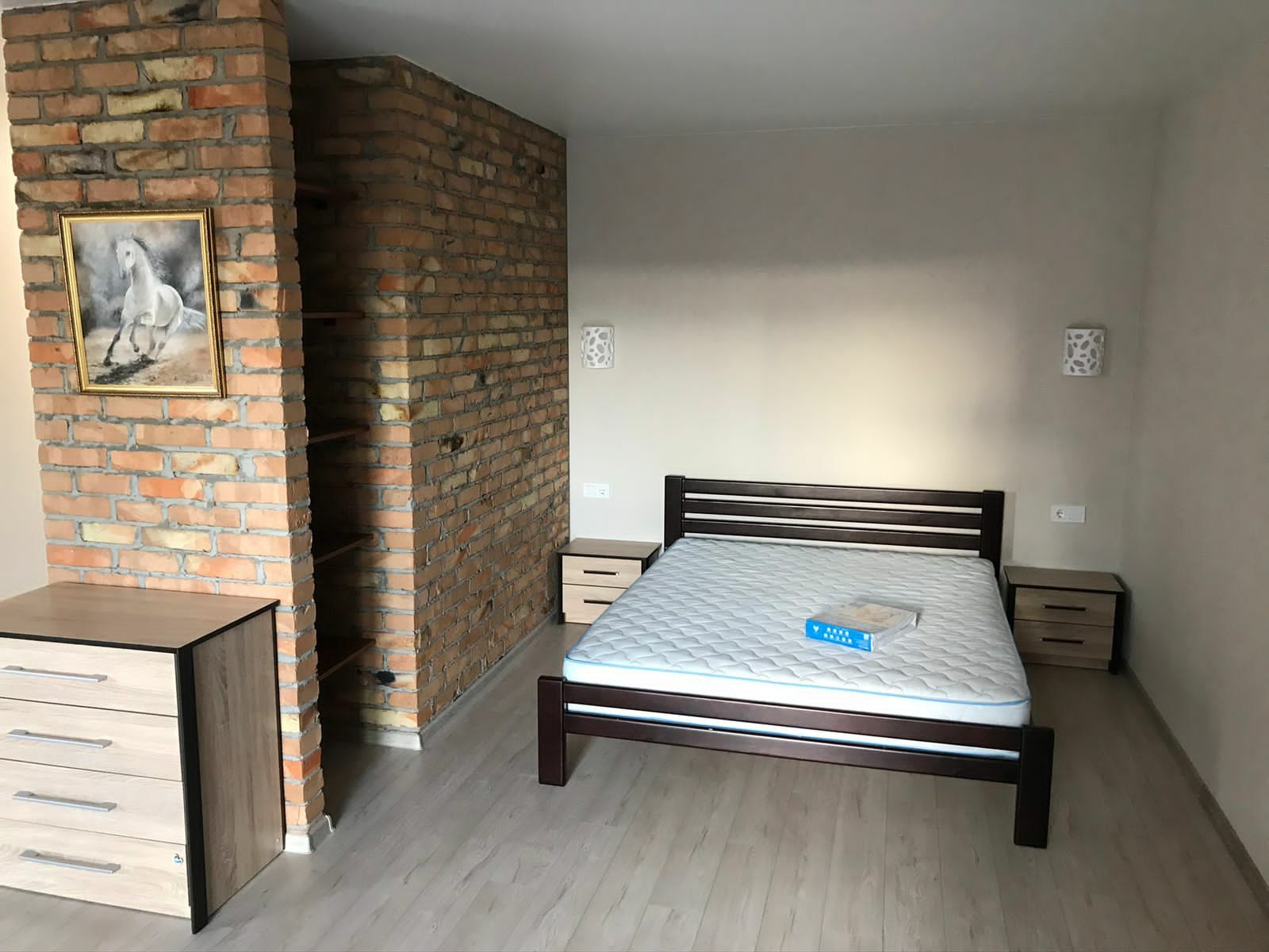 Продаж 1-кімнатної квартири 43 м², Університетська вул.