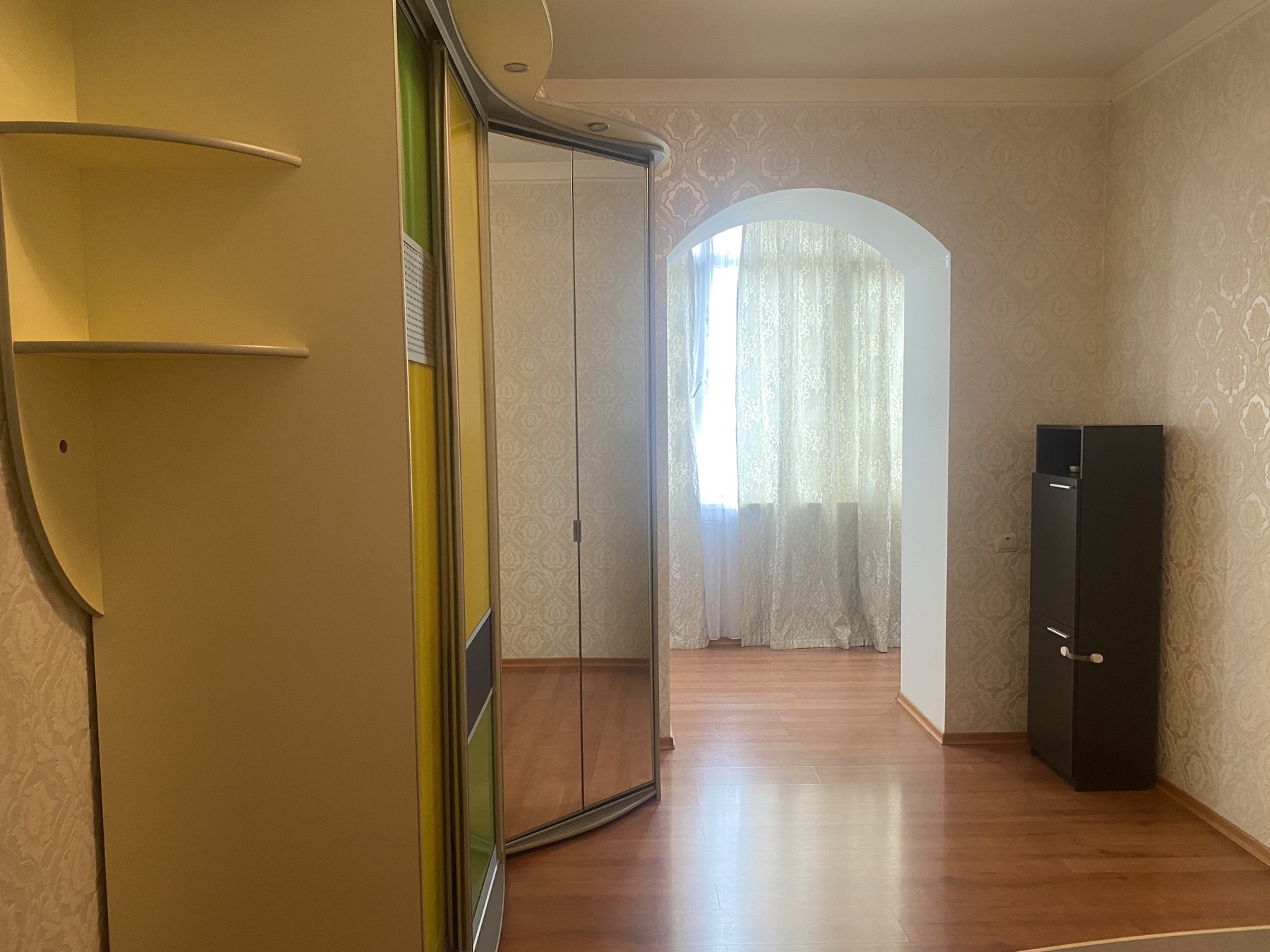 Оренда 2-кімнатної квартири 74 м², Херсонська вул.