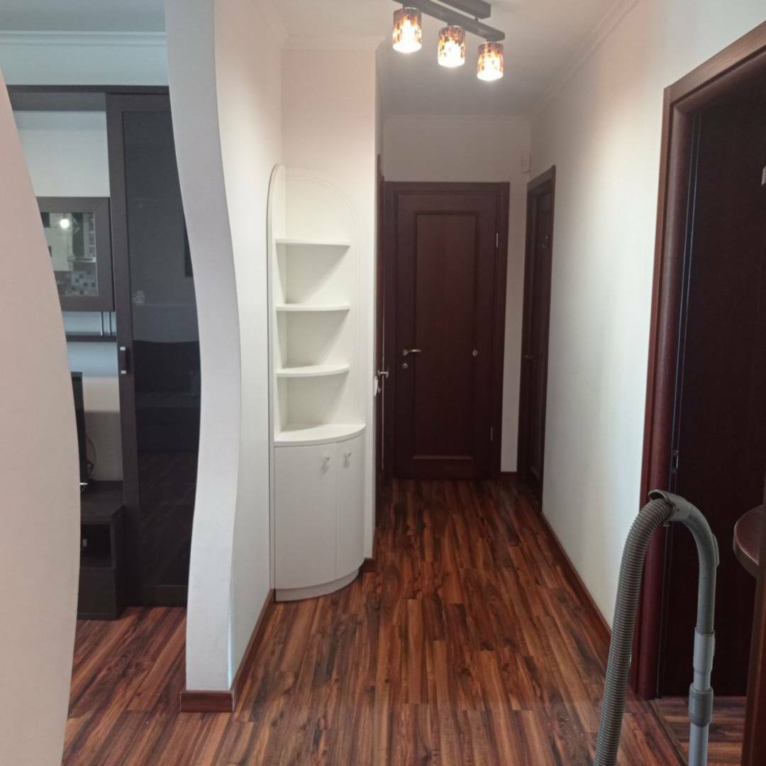 Продажа 4-комнатной квартиры 80 м², Академика Королева ул.