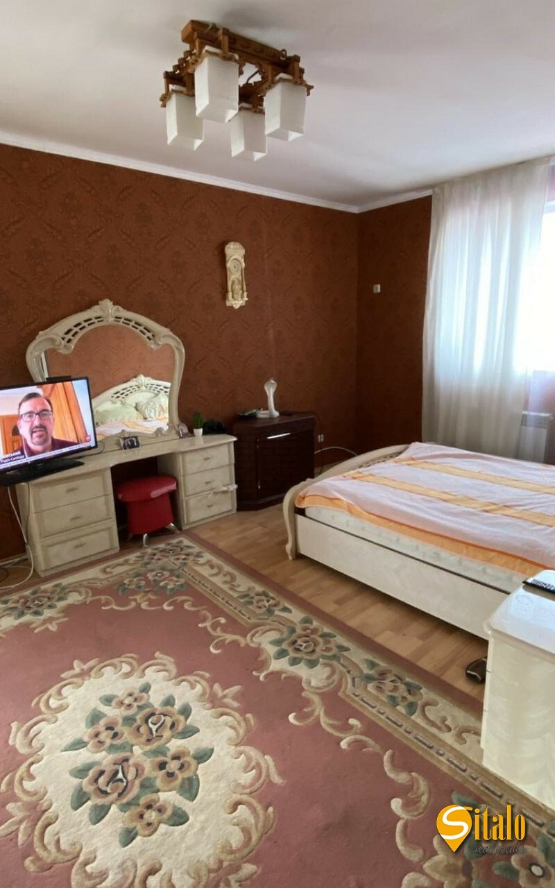 Продаж будинку 700 м², 3-я Озерна вул.