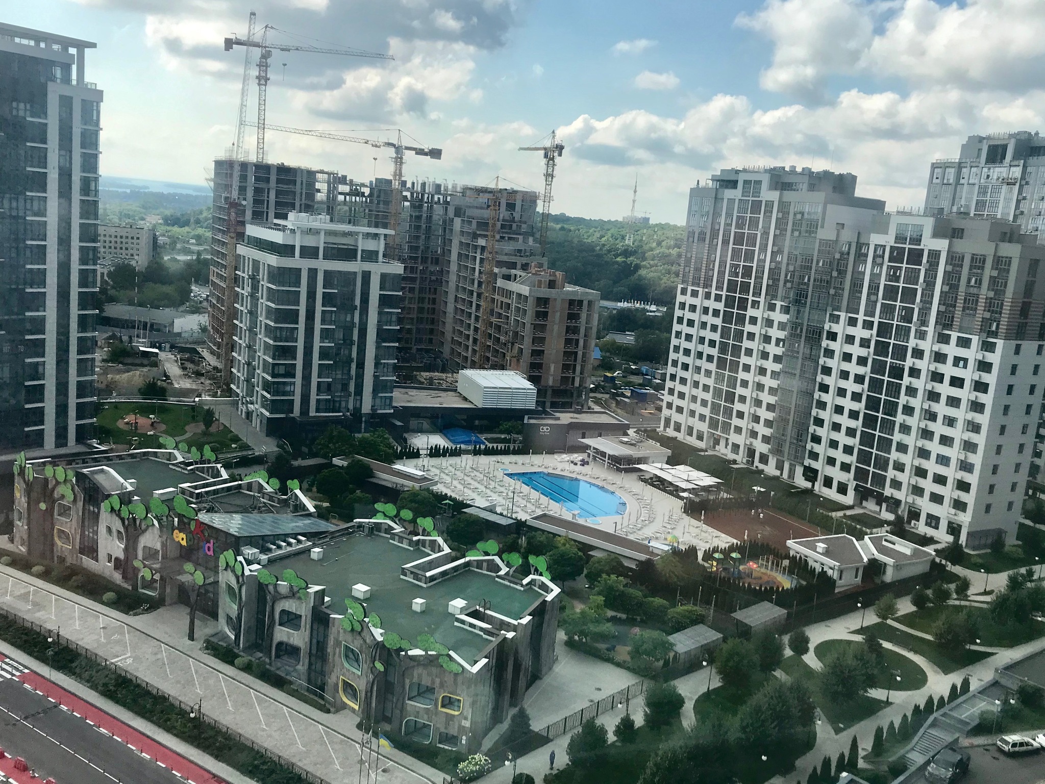 Продаж 4-кімнатної квартири 161 м², Михайла Драгомирова вул., 9