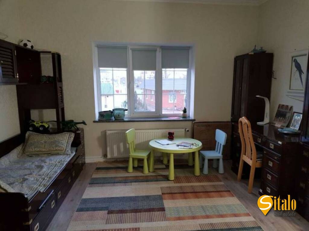 Продаж будинку 240 м²