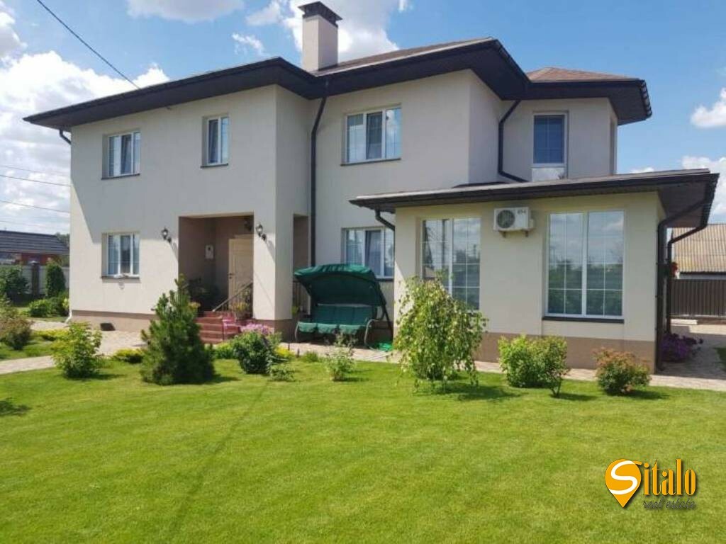 Продаж будинку 240 м²