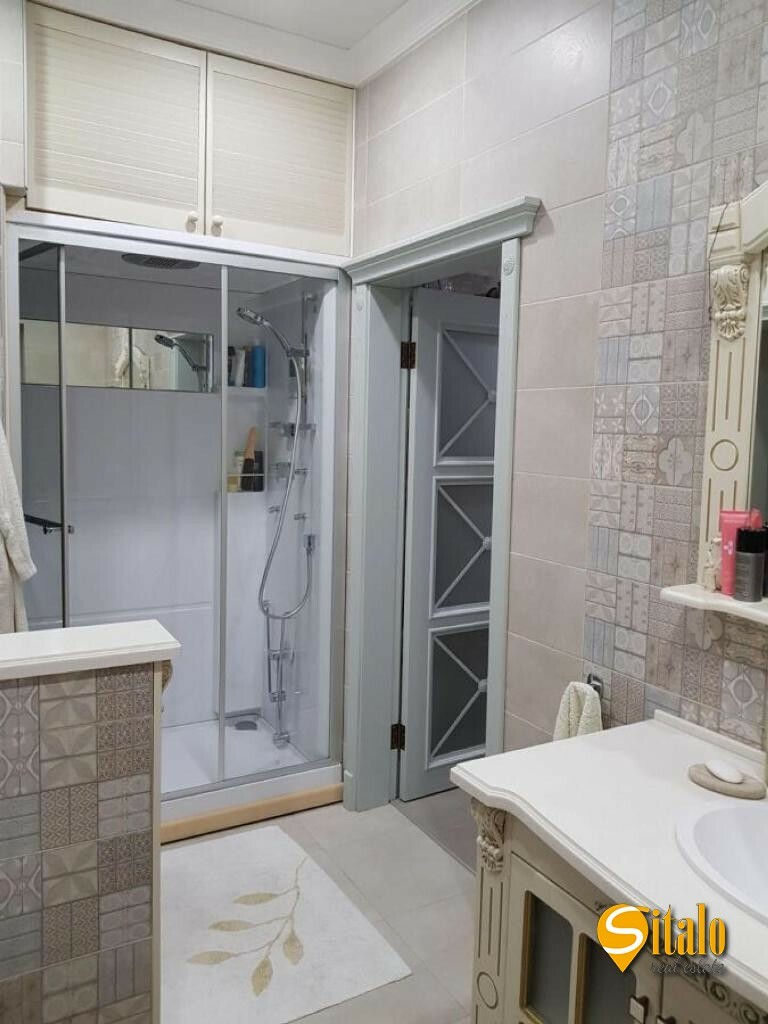 Продаж будинку 240 м²