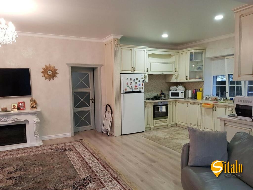 Продаж будинку 240 м²
