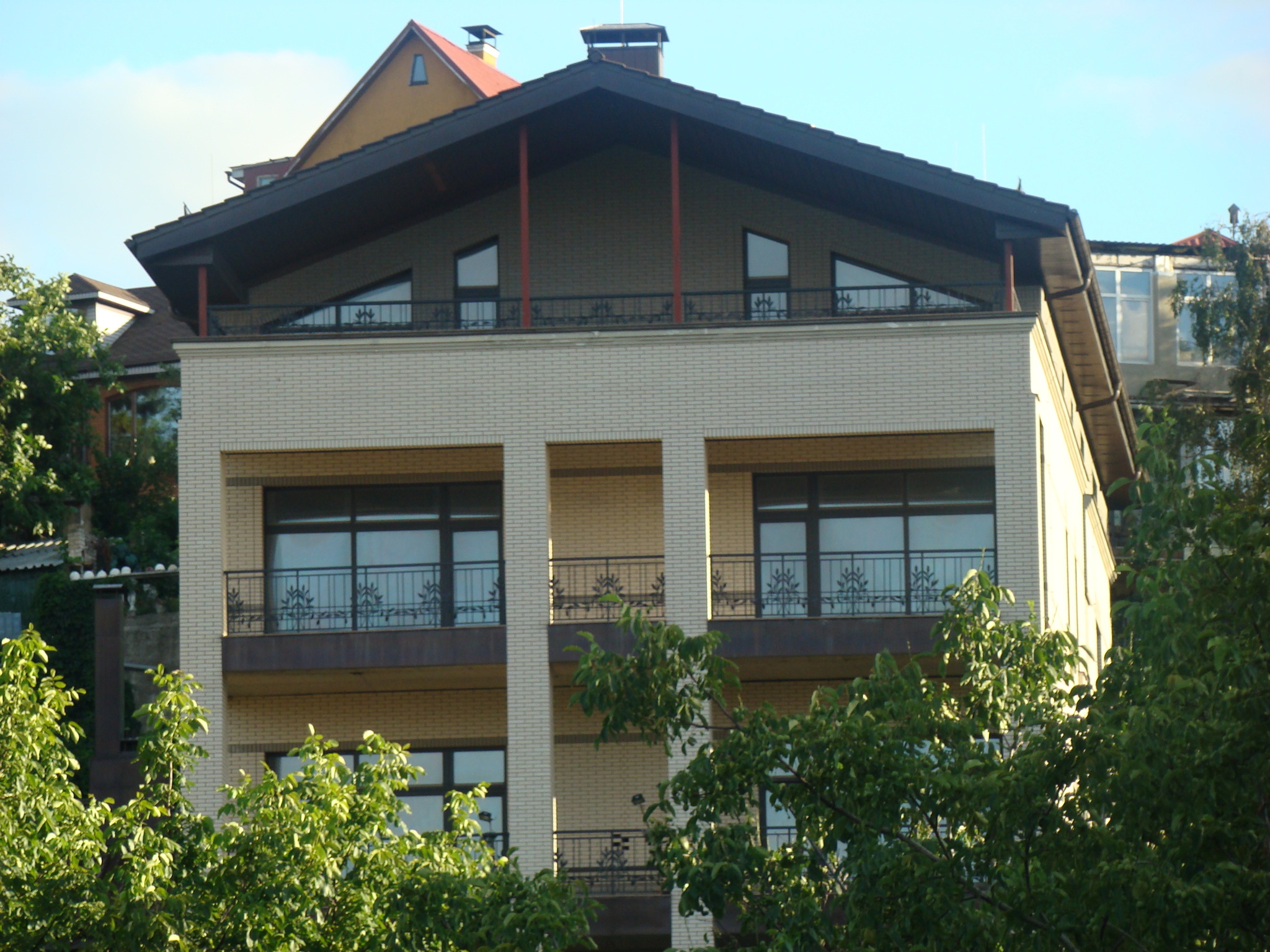 Продажа дома 1100 м², Дружная ул.