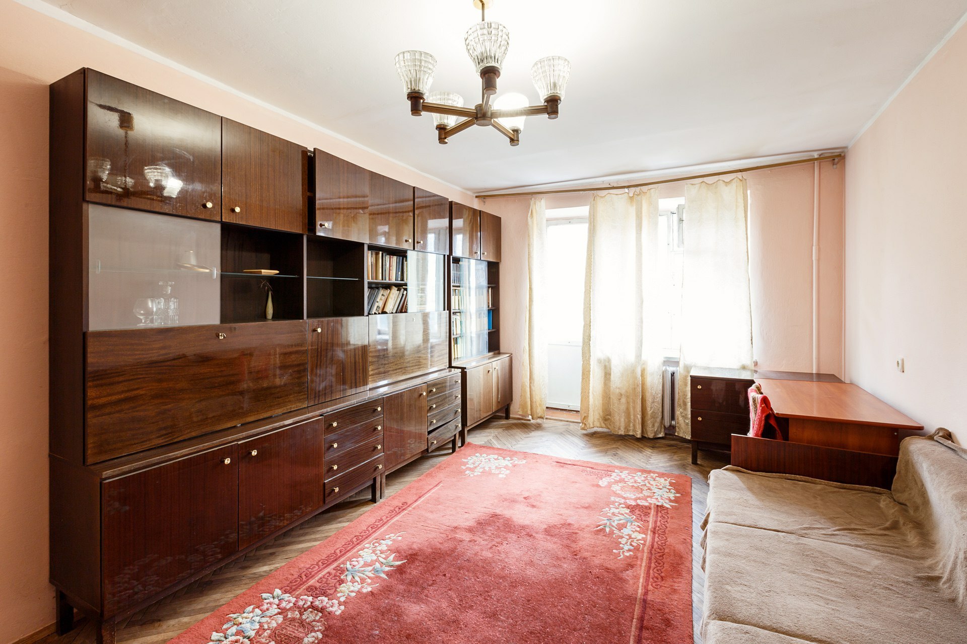 Продажа 3-комнатной квартиры 69 м², Хотинская ул.
