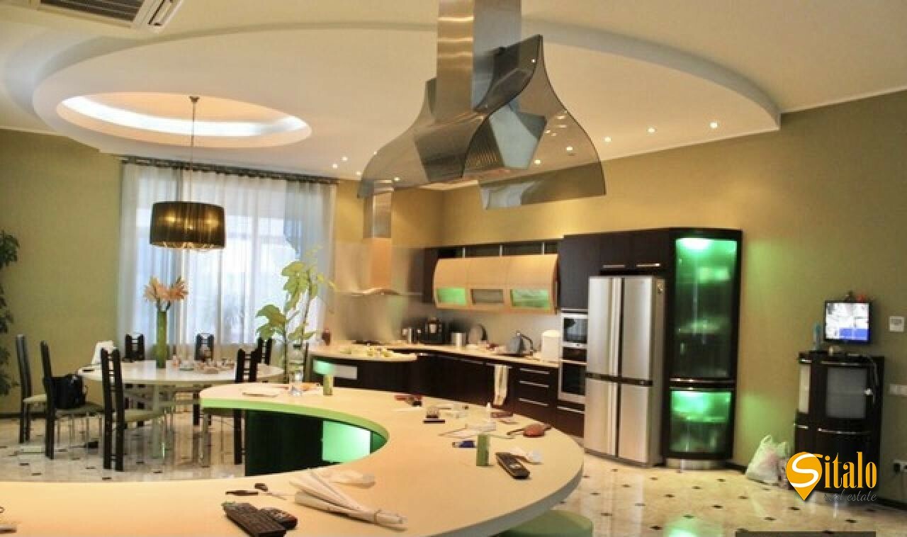 Продажа дома 750 м², 3-я Озерная ул.