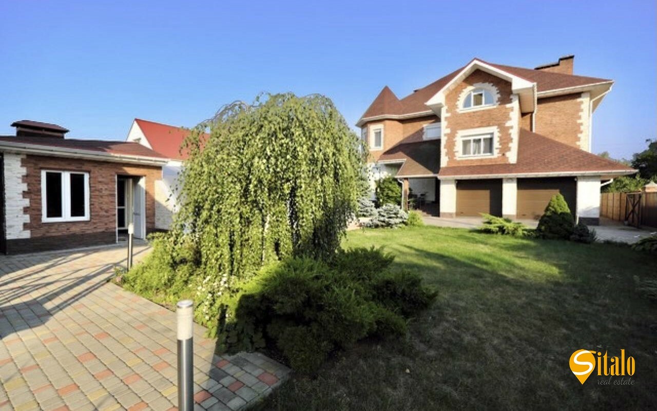 Продажа дома 750 м², 3-я Озерная ул.
