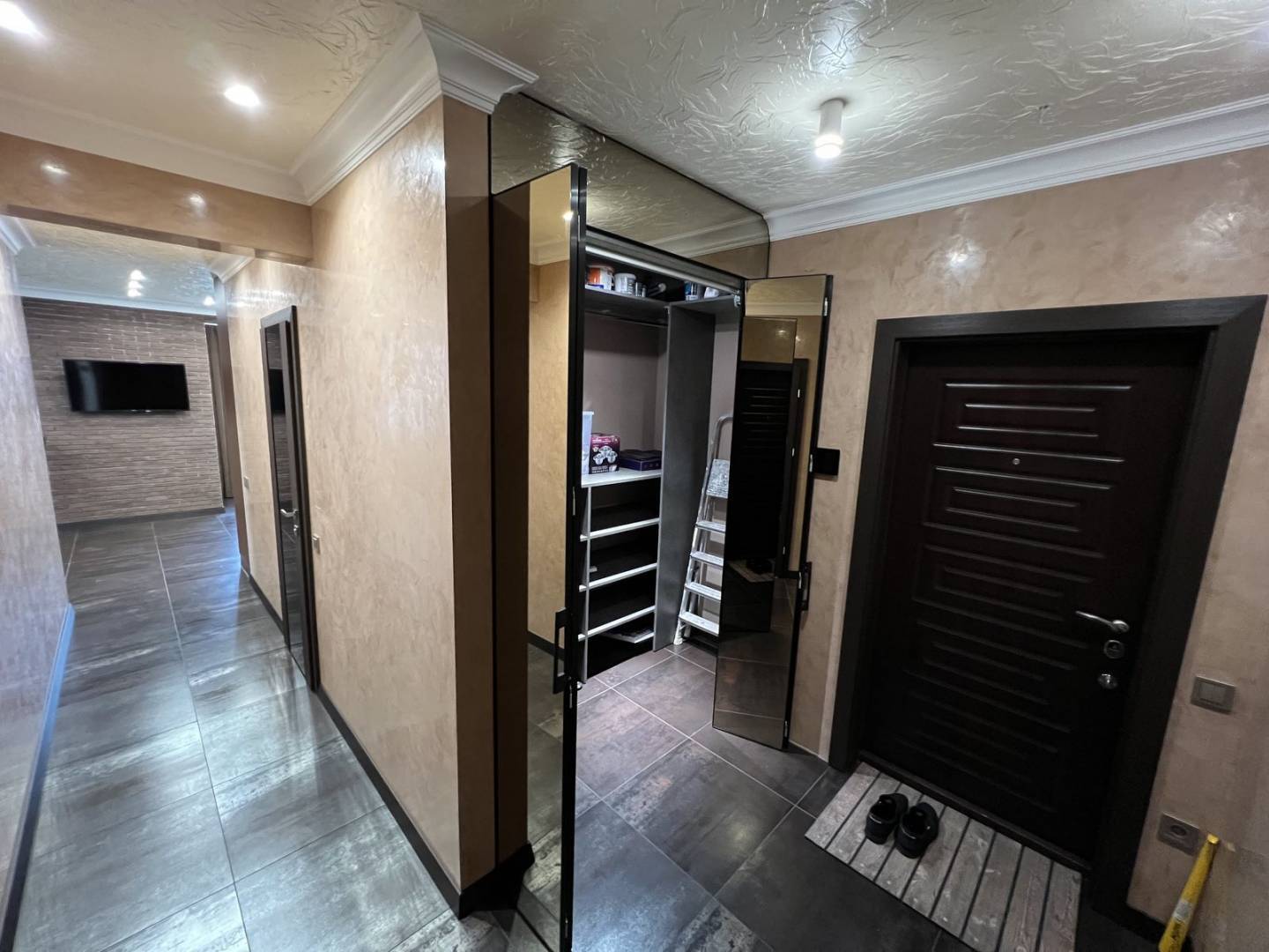 Продаж 2-кімнатної квартири 61 м², Академіка Сахарова вул.
