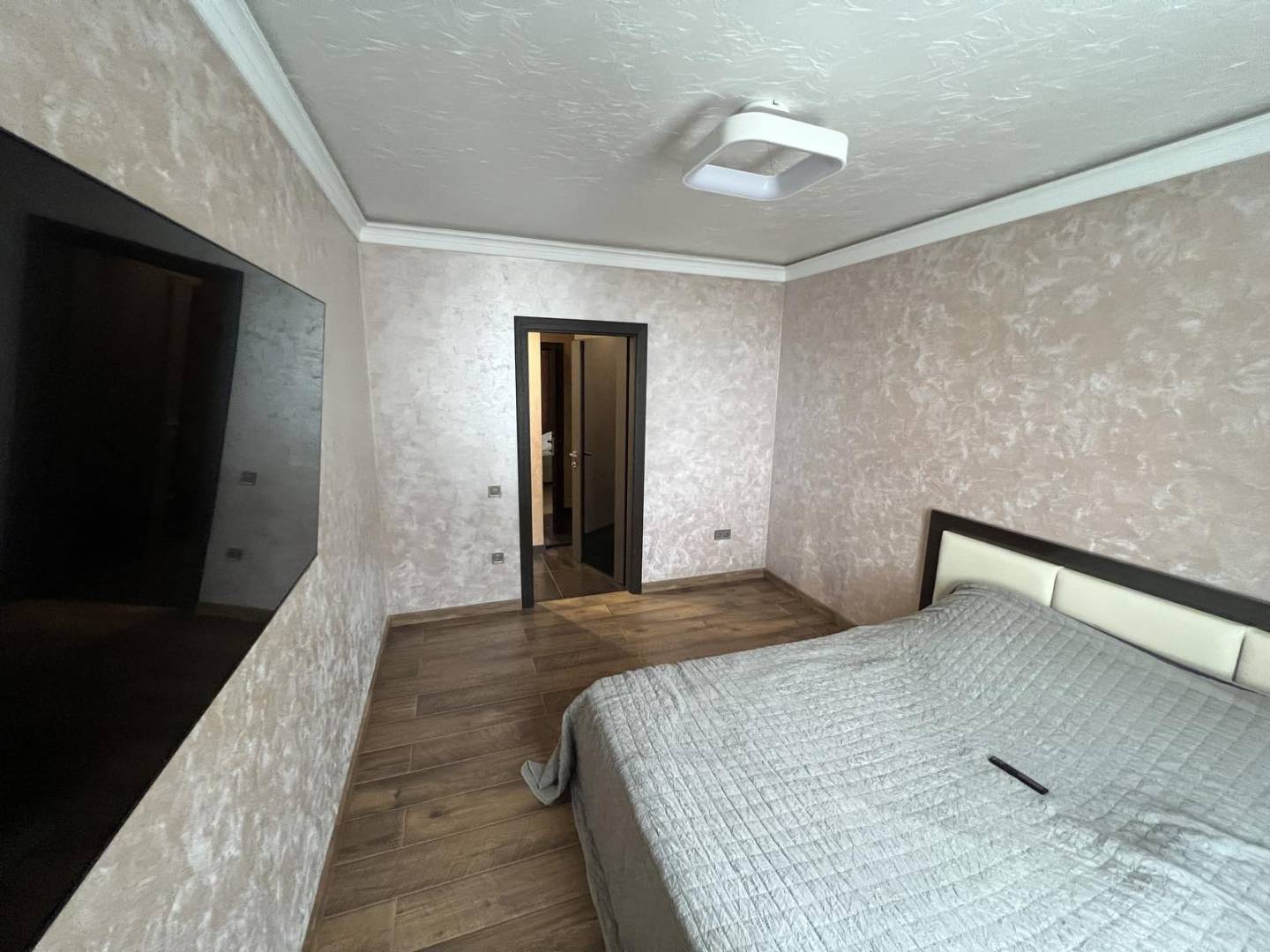 Продаж 2-кімнатної квартири 61 м², Академіка Сахарова вул.