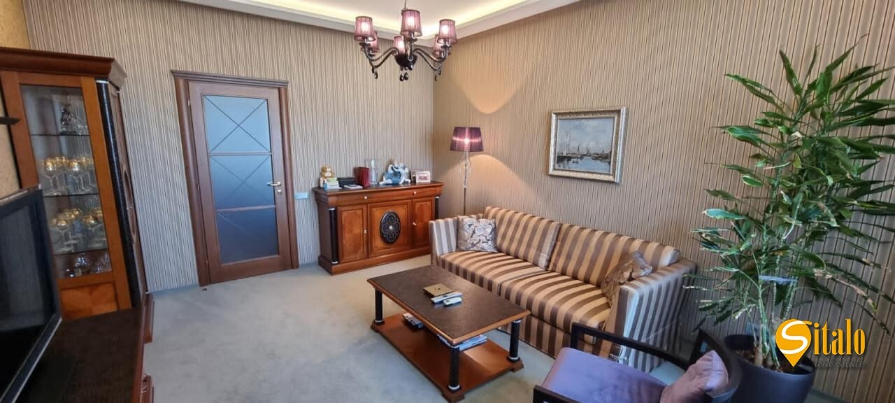 Продаж 2-кімнатної квартири 89 м², Звіринецька вул., 59
