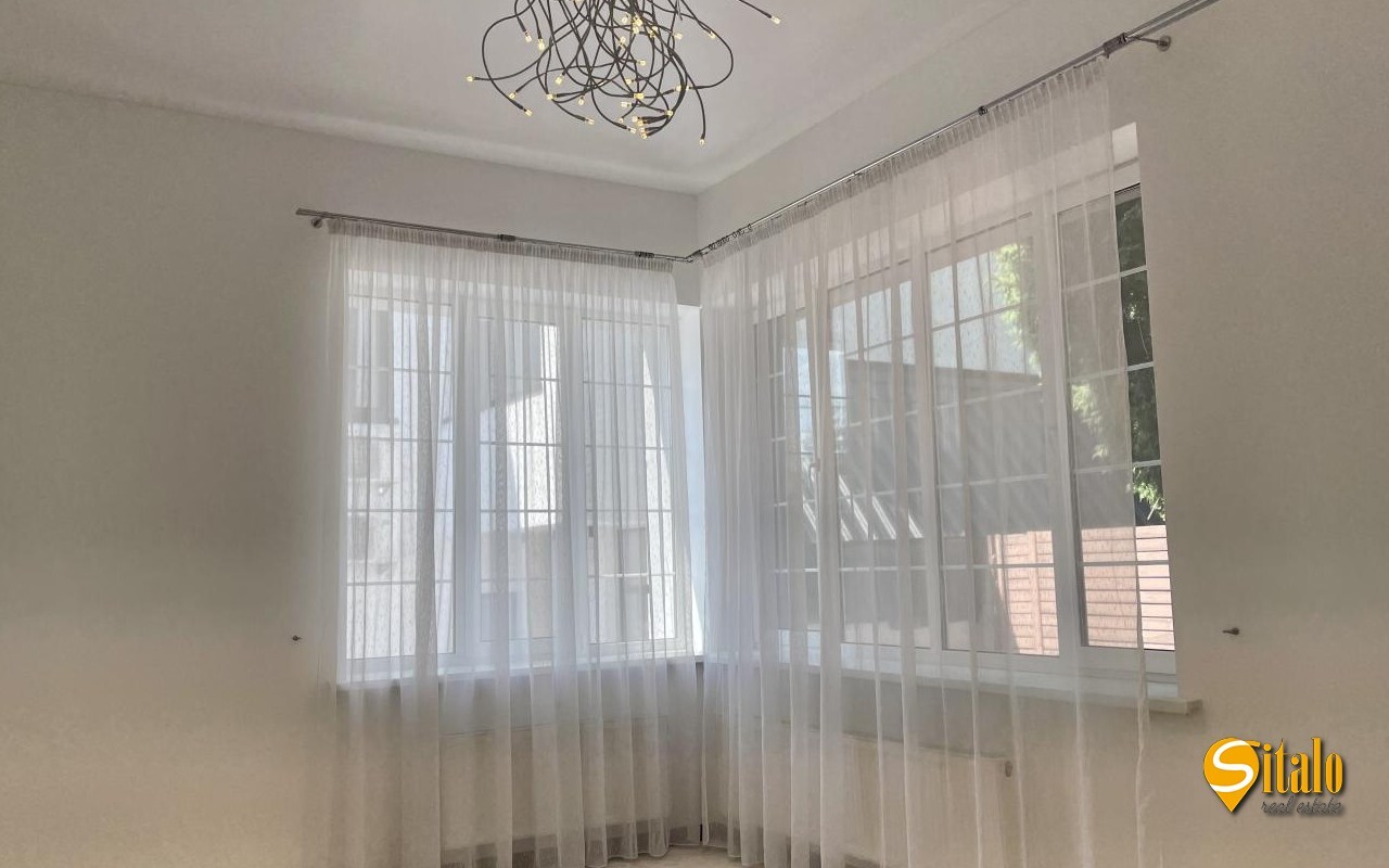 Оренда будинку 400 м², Звіринецька вул.