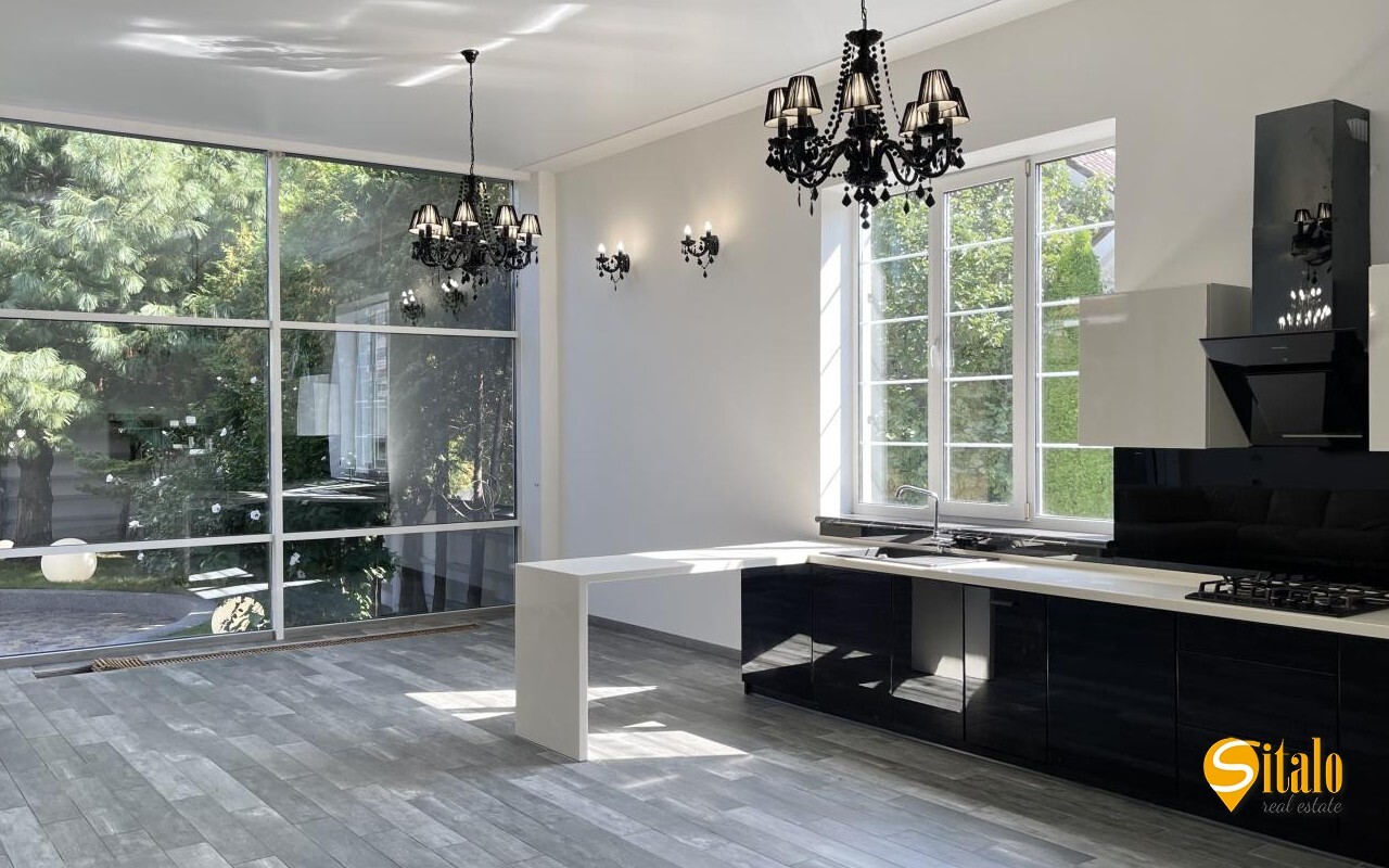Оренда будинку 400 м², Звіринецька вул.