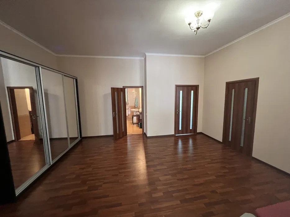 Продажа 3-комнатной квартиры 139 м², Василиянок ул., 60Б