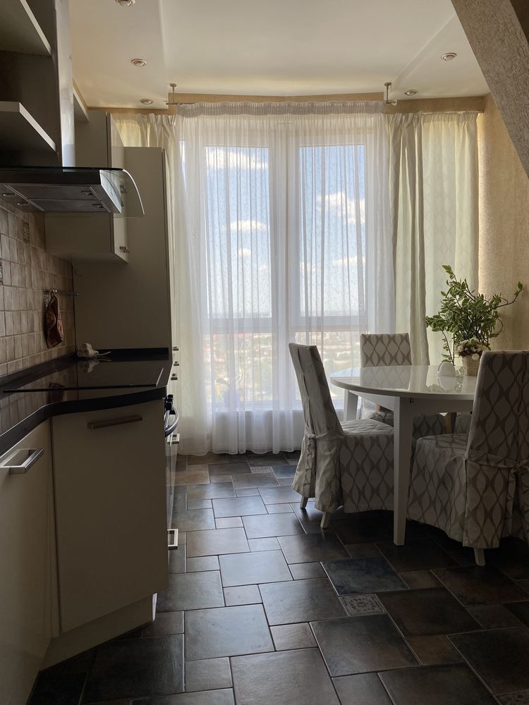 Оренда 3-кімнатної квартири 120 м², Гоголя вул., 20Б