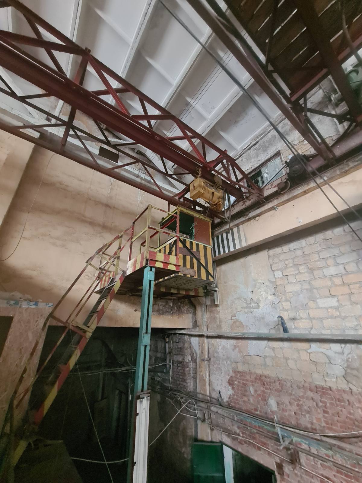 Аренда помещения свободного назначения 1300 м², Комитетская ул.