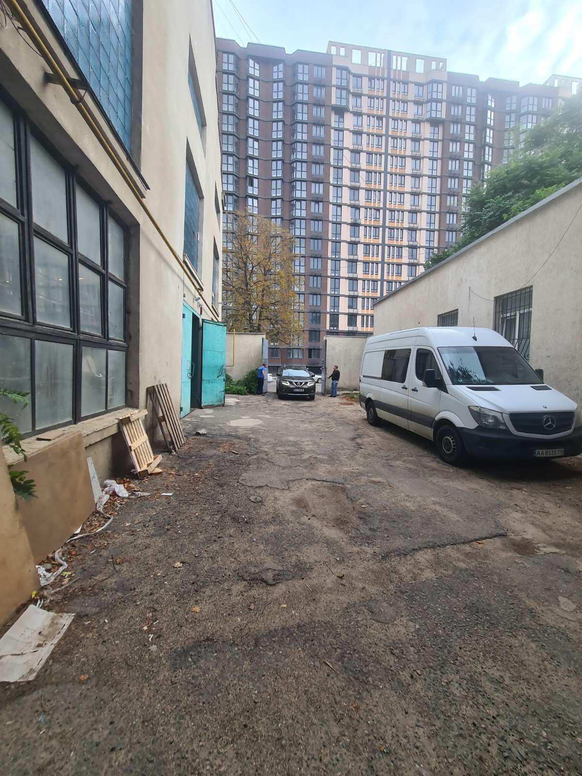 Аренда помещения свободного назначения 1300 м², Комитетская ул.