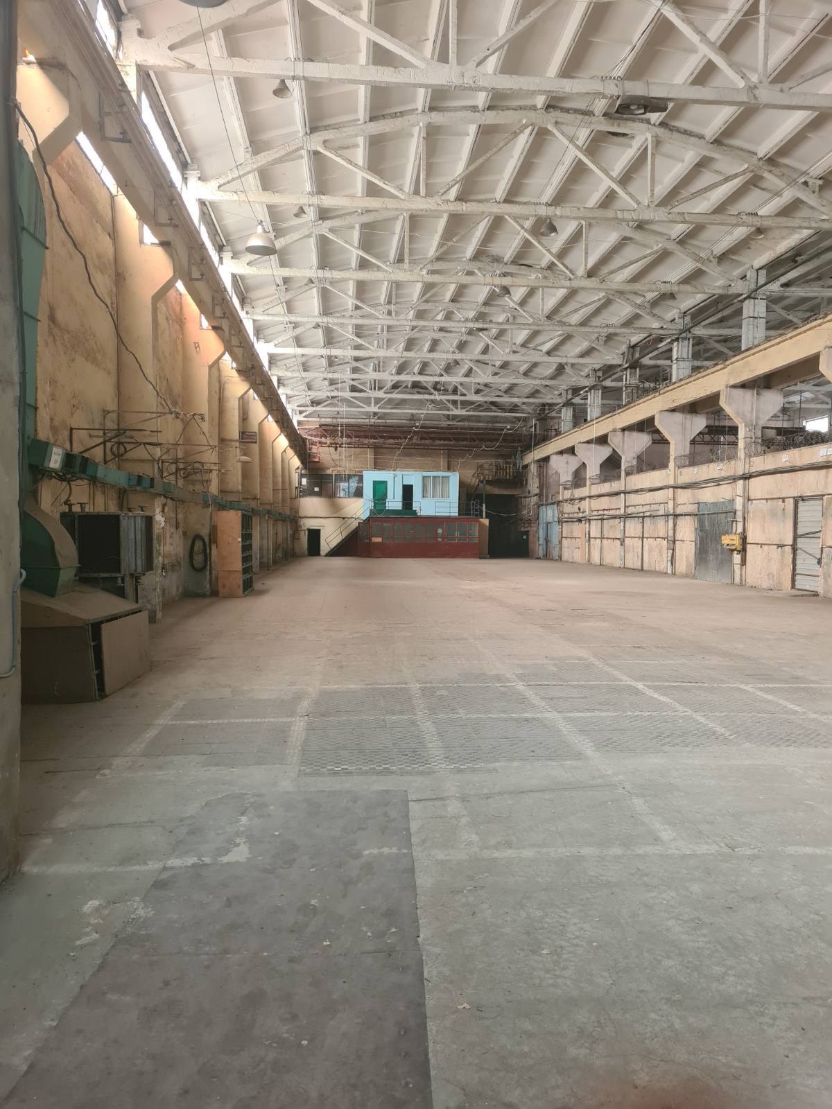 Аренда помещения свободного назначения 1300 м², Комитетская ул.